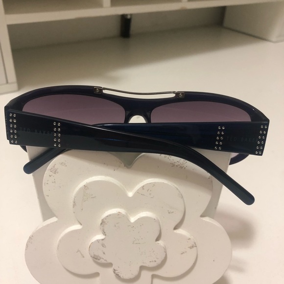Ted Baker purple sunglasses with a cute design - Picture 6 of 8